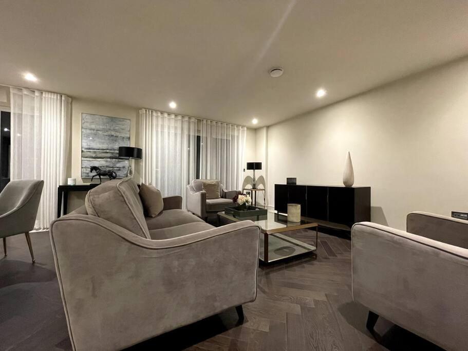 Appartement 2Br Urban Vista Retreat Chcl F7 à Chigwell Extérieur photo