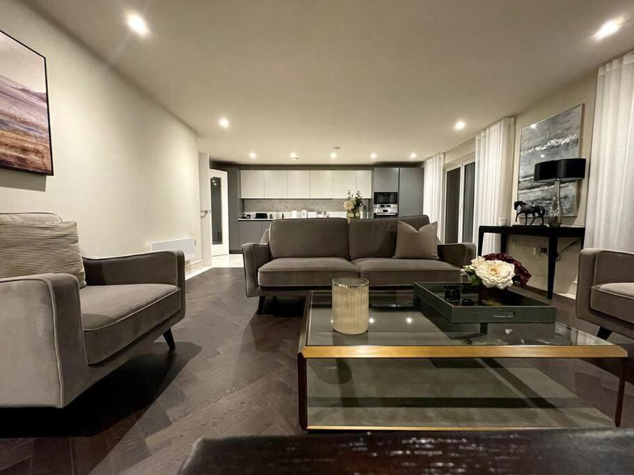 Appartement 2Br Urban Vista Retreat Chcl F7 à Chigwell Extérieur photo
