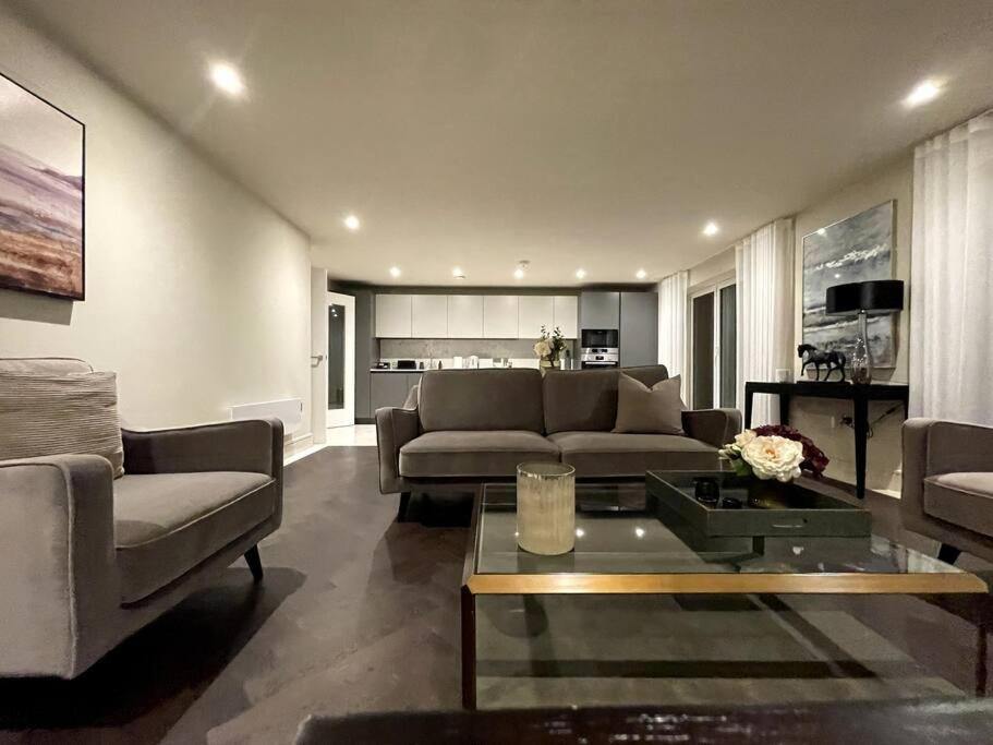 Appartement 2Br Urban Vista Retreat Chcl F7 à Chigwell Extérieur photo