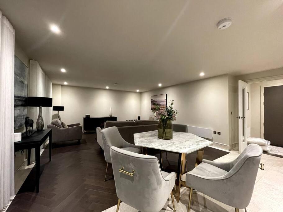Appartement 2Br Urban Vista Retreat Chcl F7 à Chigwell Extérieur photo